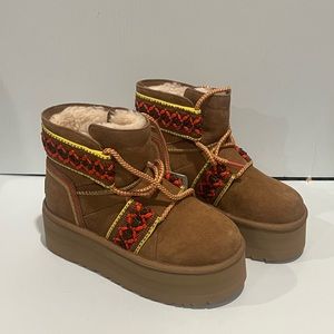 UGG CLASSIC MINI II BRAID PLATFORM BOOTS SIZE 5